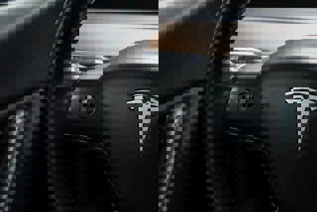 Used 2021 Tesla Model Y Long Range image 16