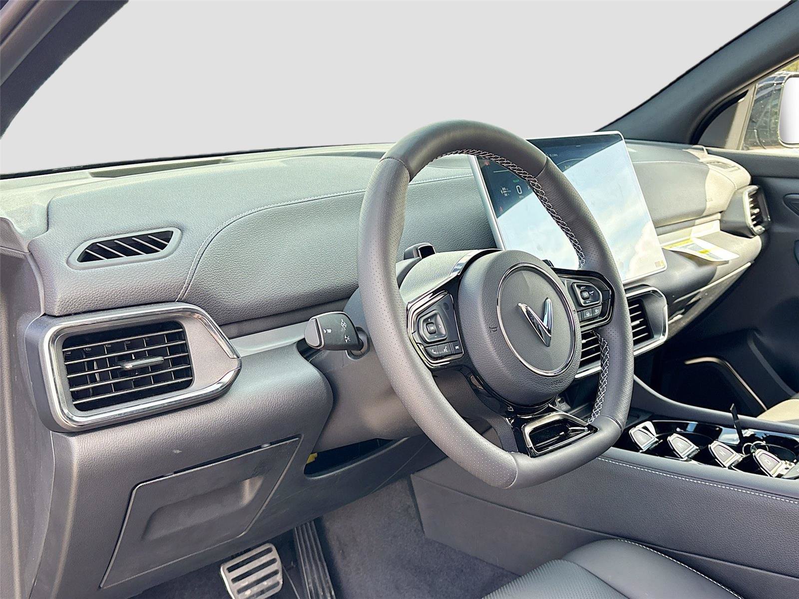 New 2025 VinFast VF 8 Plus AWD/4WD image 9