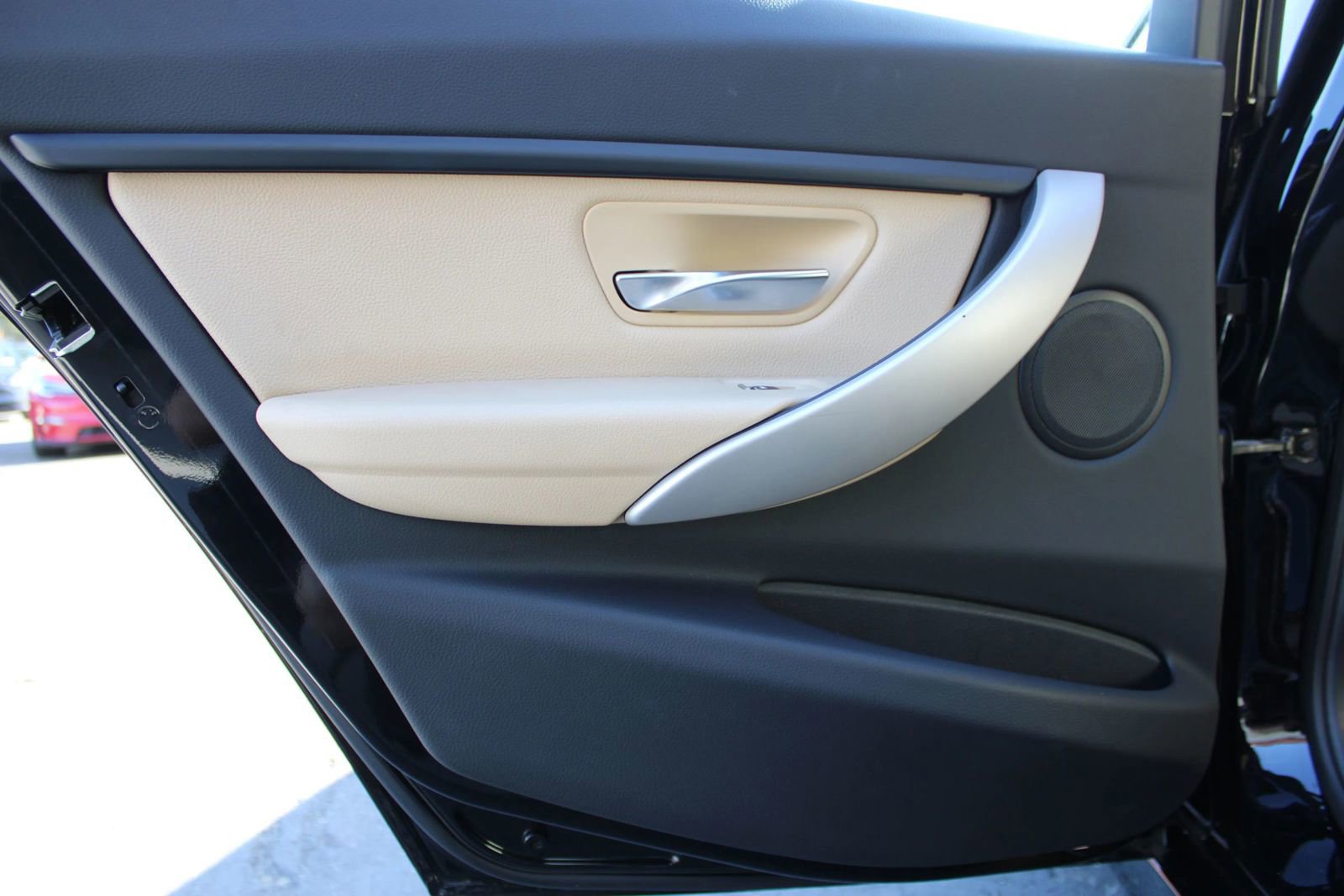 Used 2018 BMW 320i Sedan RWD image 10