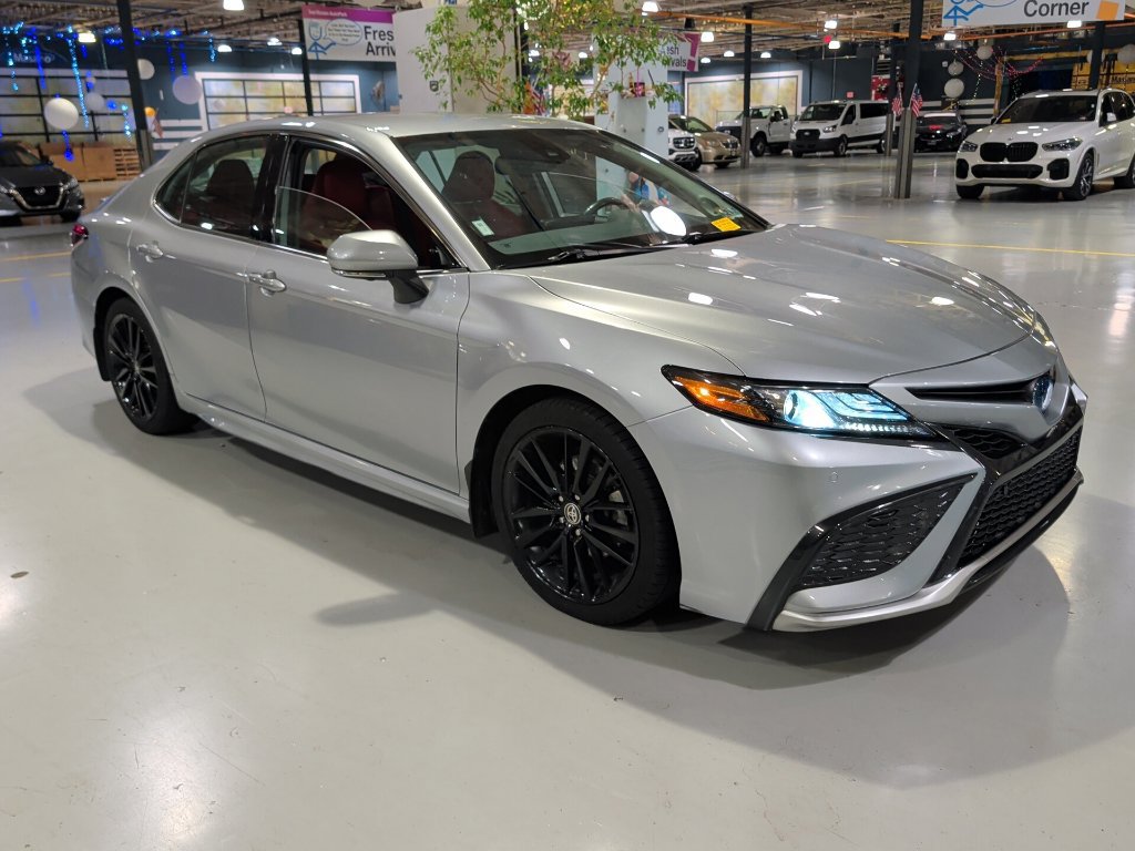 Used 2023 Toyota Camry XSE w/ Navigation Package FWD image 1