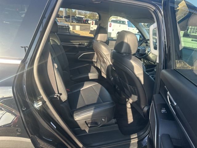 Used 2024 Kia Telluride S image 31