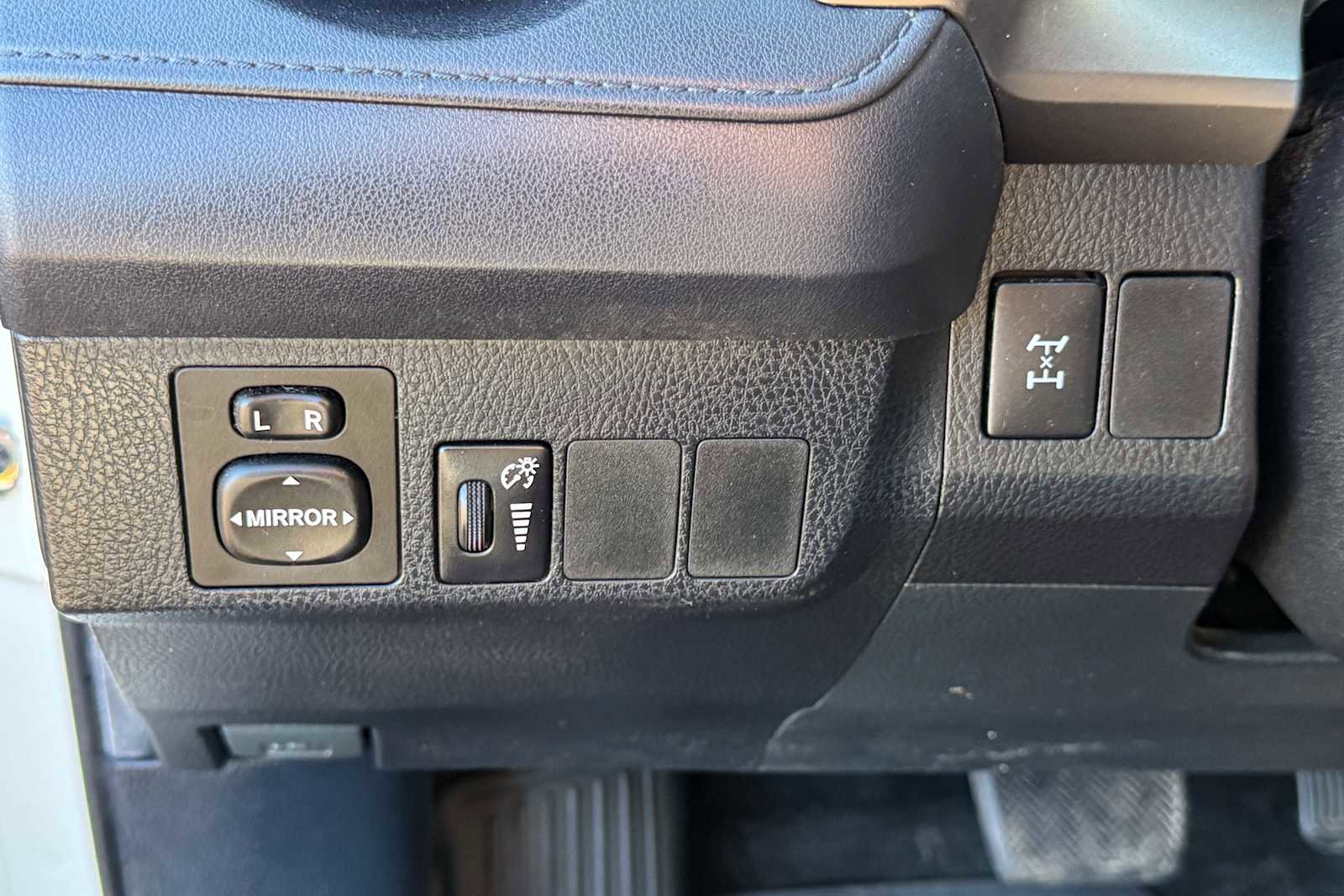 Used 2016 Toyota RAV4 LE image 15