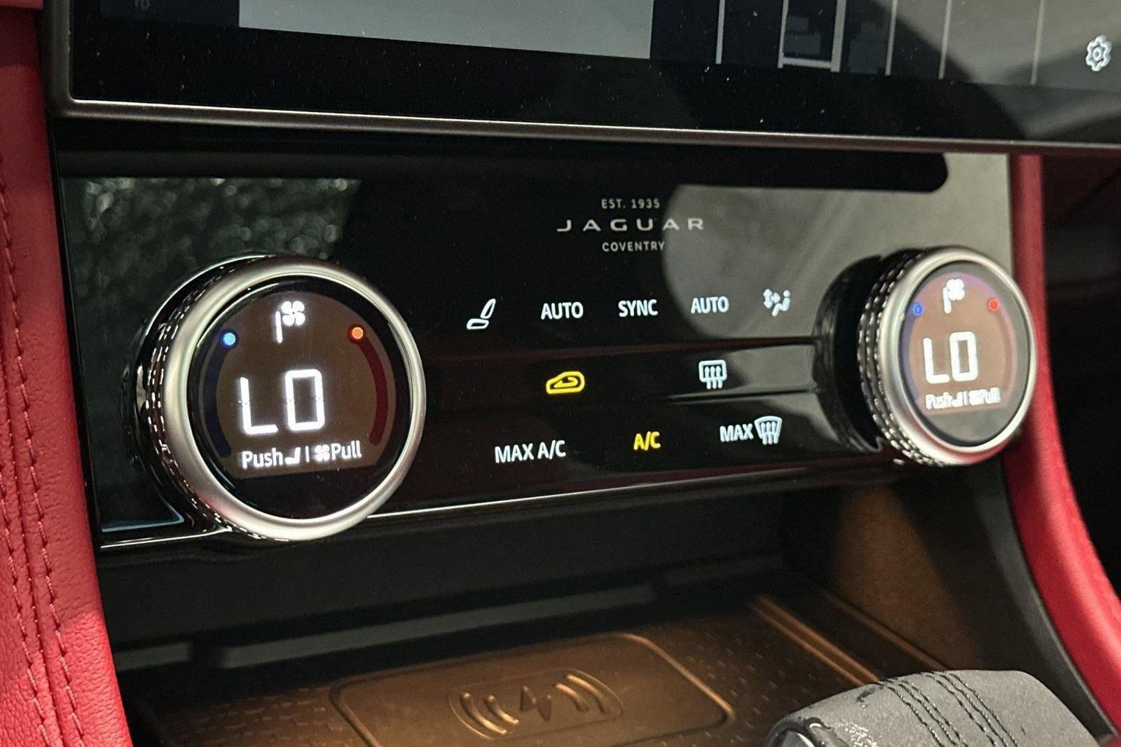 Used 2025 Jaguar F-PACE R-Dynamic S AWD/4WD image 12