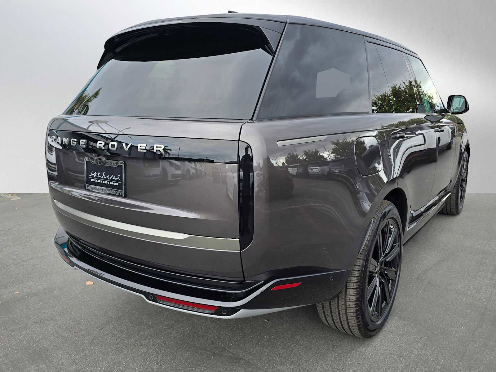 New 2025 Land Rover Range Rover SE image 3