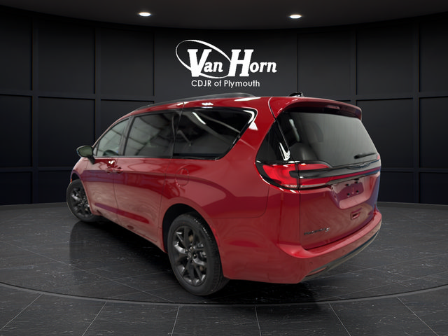 New 2026 Chrysler Pacifica Select AWD/4WD image 5
