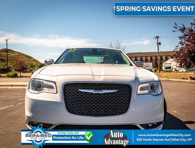 Used 2017 Chrysler 300 C w/ Light Group AWD/4WD image 5