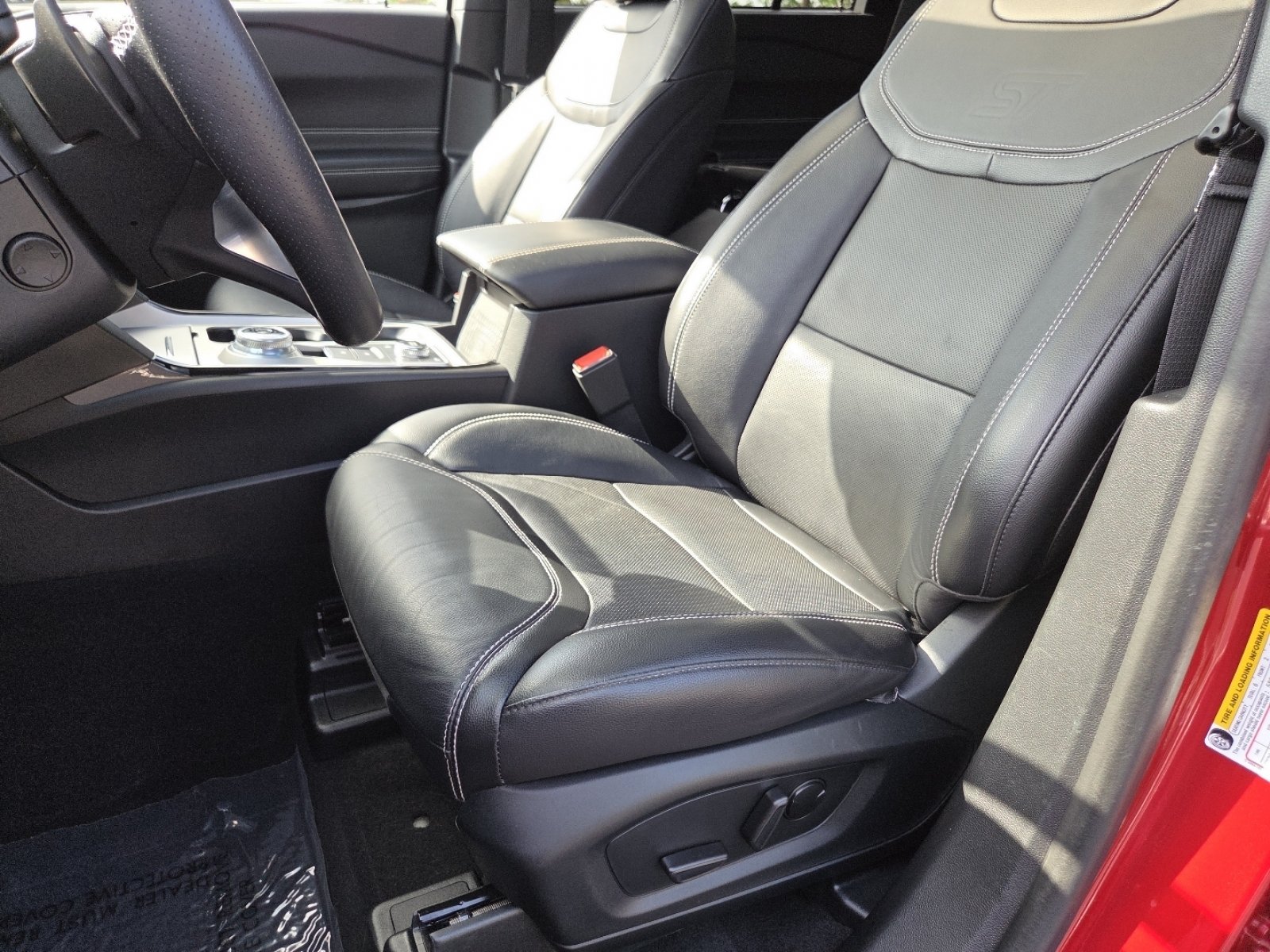 Used 2023 Ford Explorer ST w/ Equipment Group 401A AWD/4WD image 28