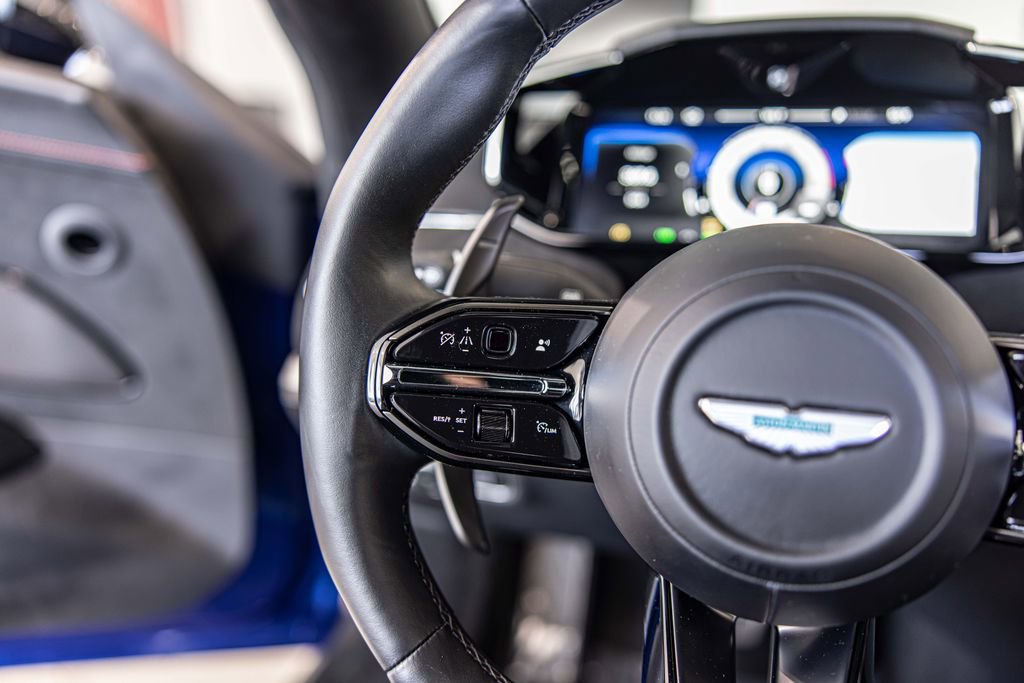 Used 2025 Aston Martin V8 Vantage Coupe image 22