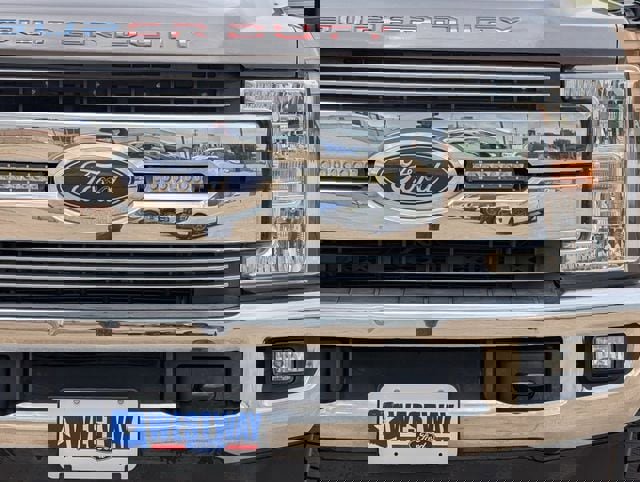 Used 2019 Ford F250 Lariat w/ Lariat Value Package image 9