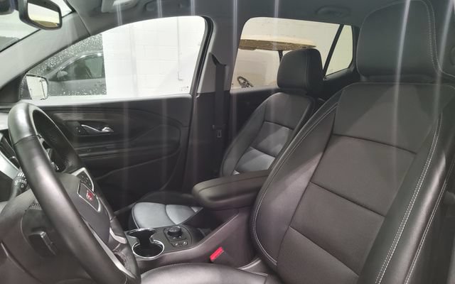 Used 2024 GMC Terrain SLT AWD/4WD image 15