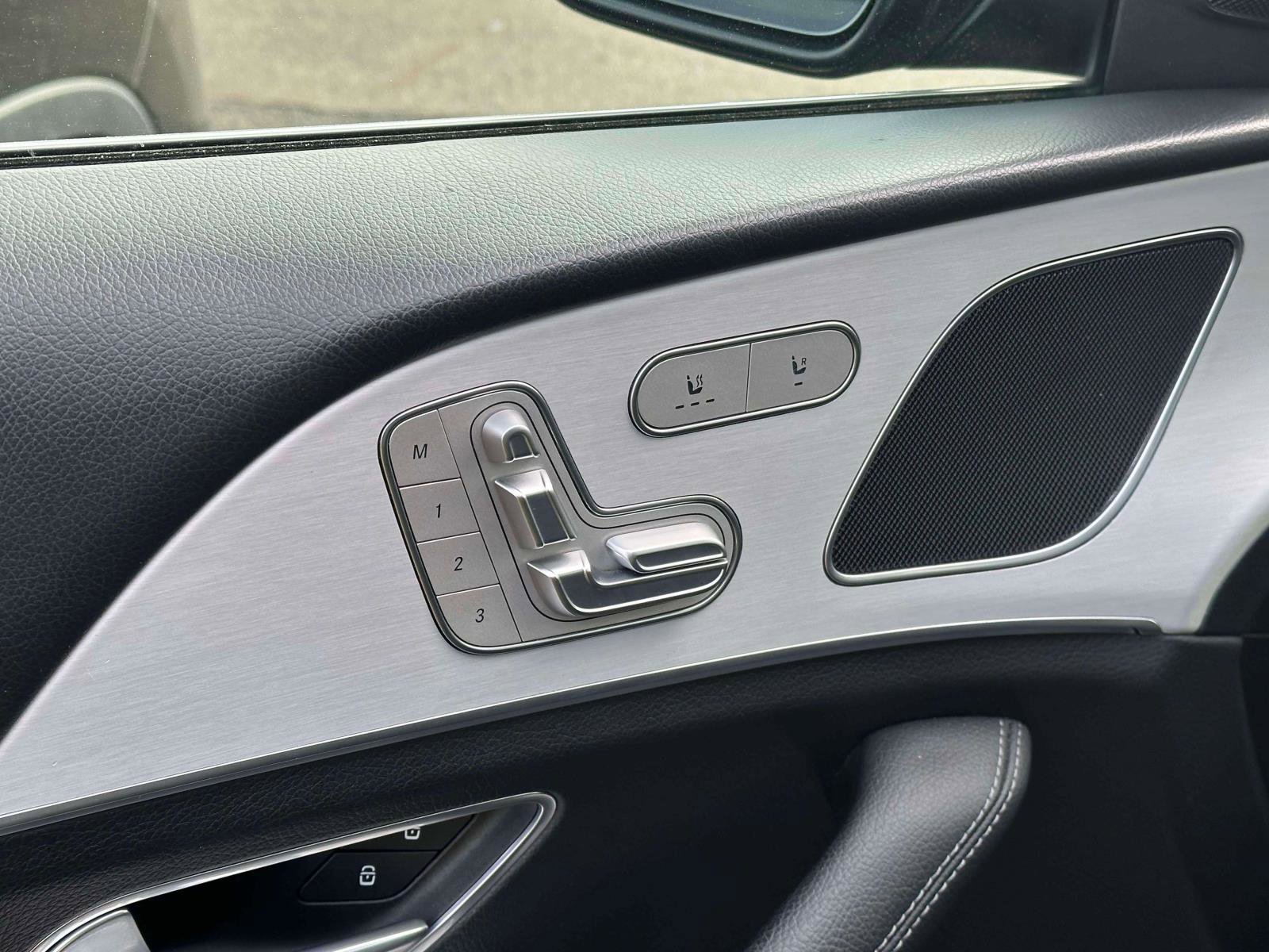 Used 2024 Mercedes-Benz GLE 450e GLE 450e Plug-In Hybrid 4MATIC image 17