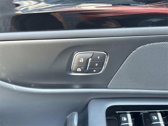 New 2025 Lincoln Nautilus Premier w/ Equipment Group 102A image 21