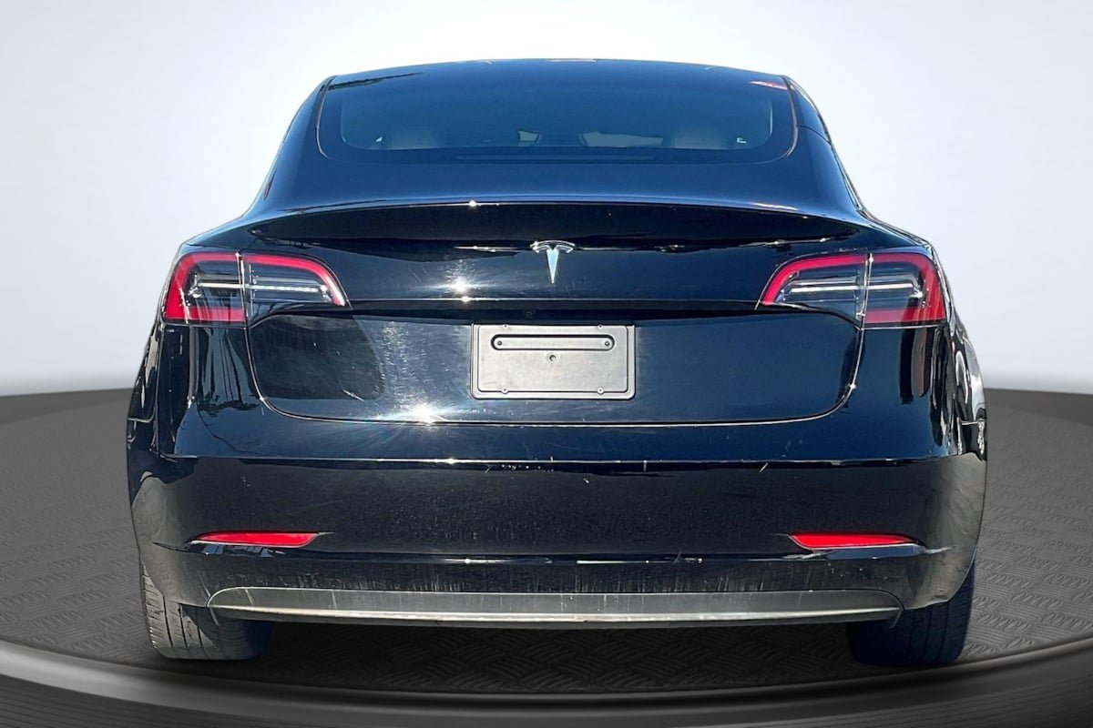Used 2023 Tesla Model 3 Standard Range RWD image 4