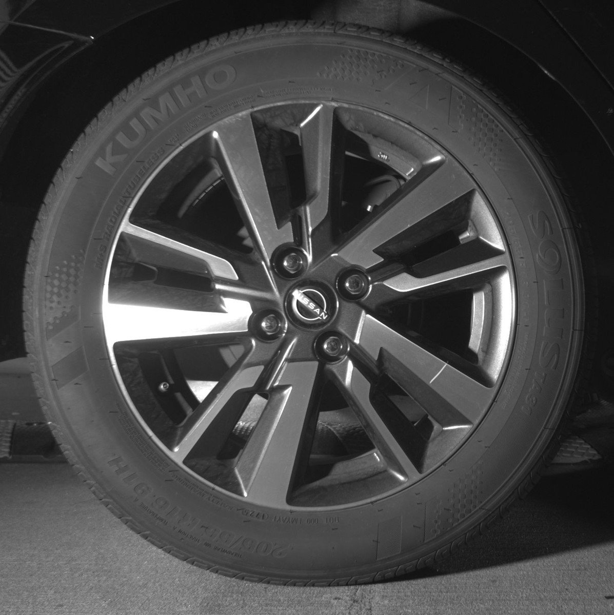 Used 2025 Nissan Versa SV image 15