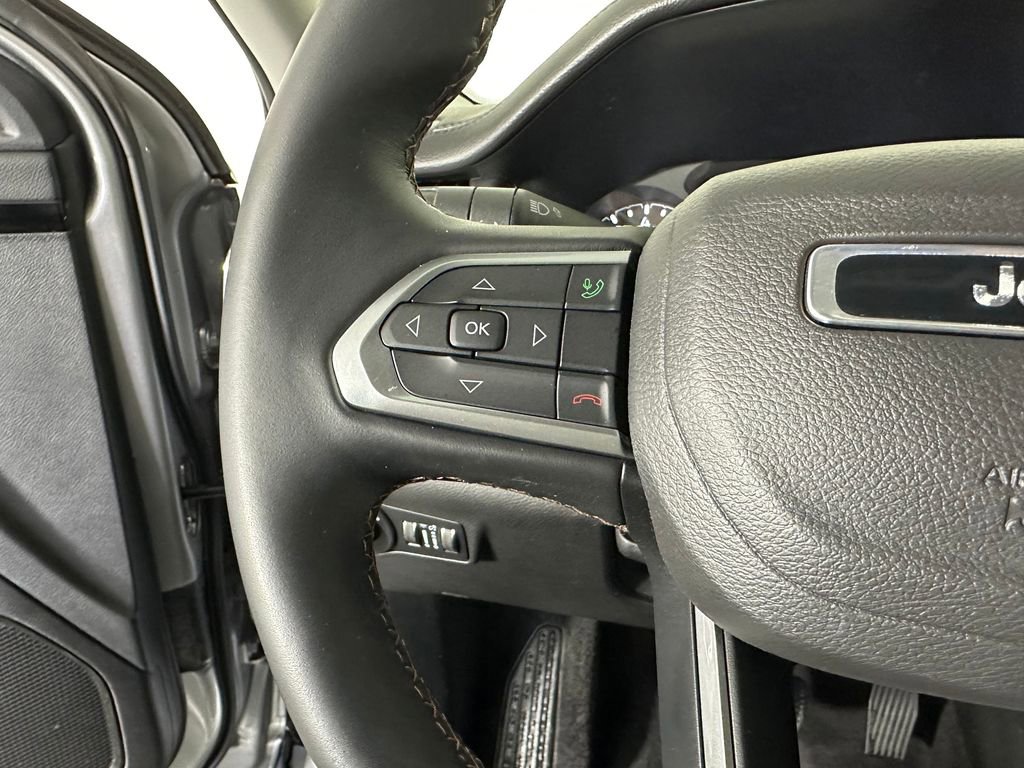 Used 2022 Jeep Compass Limited image 13