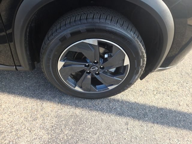 Used 2026 Nissan Rogue SV AWD/4WD image 11