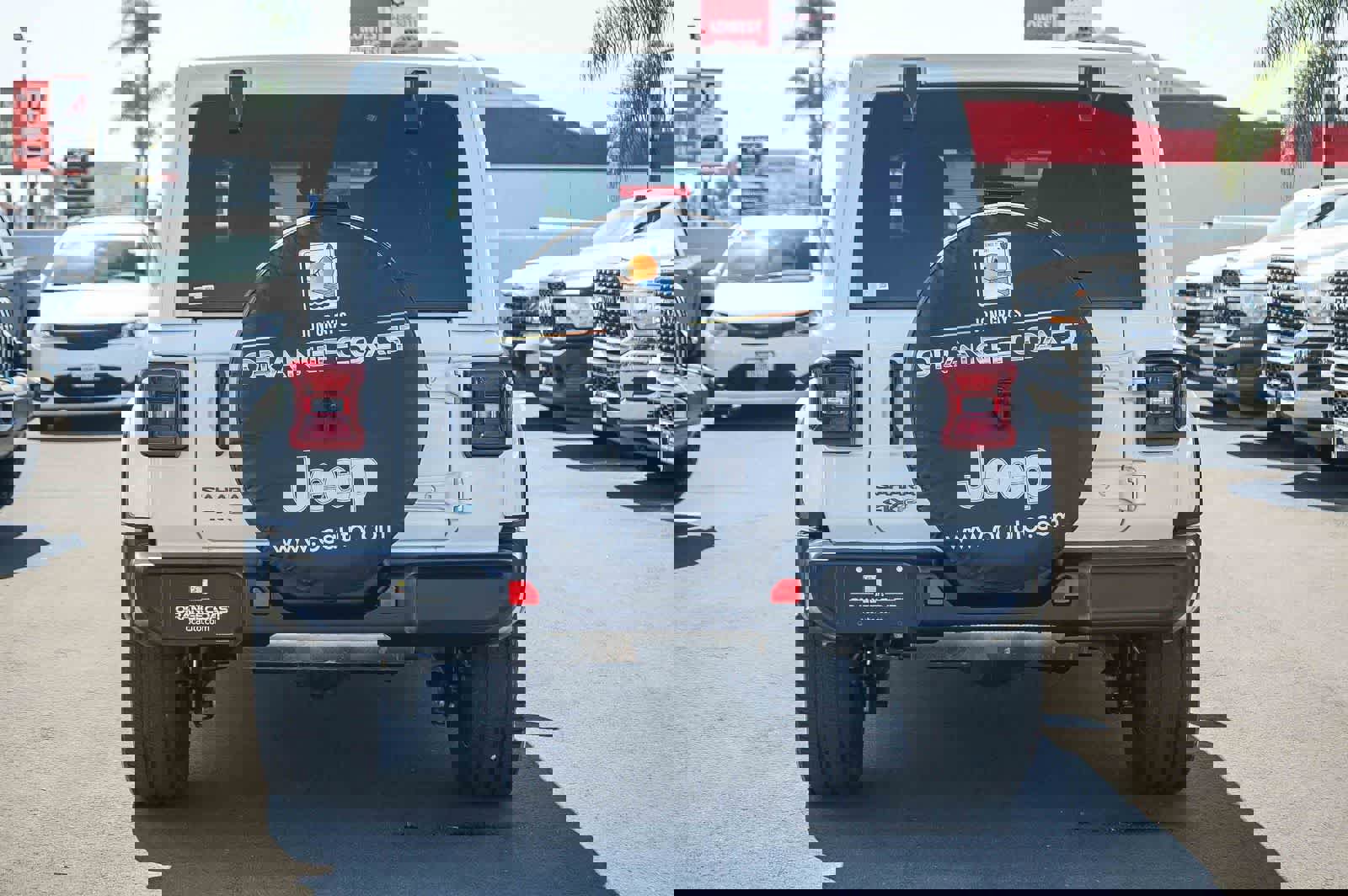 Used 2025 Jeep Wrangler Sahara image 5