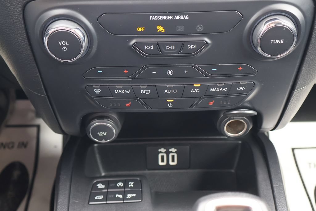 Used 2019 Ford Ranger XLT w/ Equipment Group 302A Luxury AWD/4WD image 14