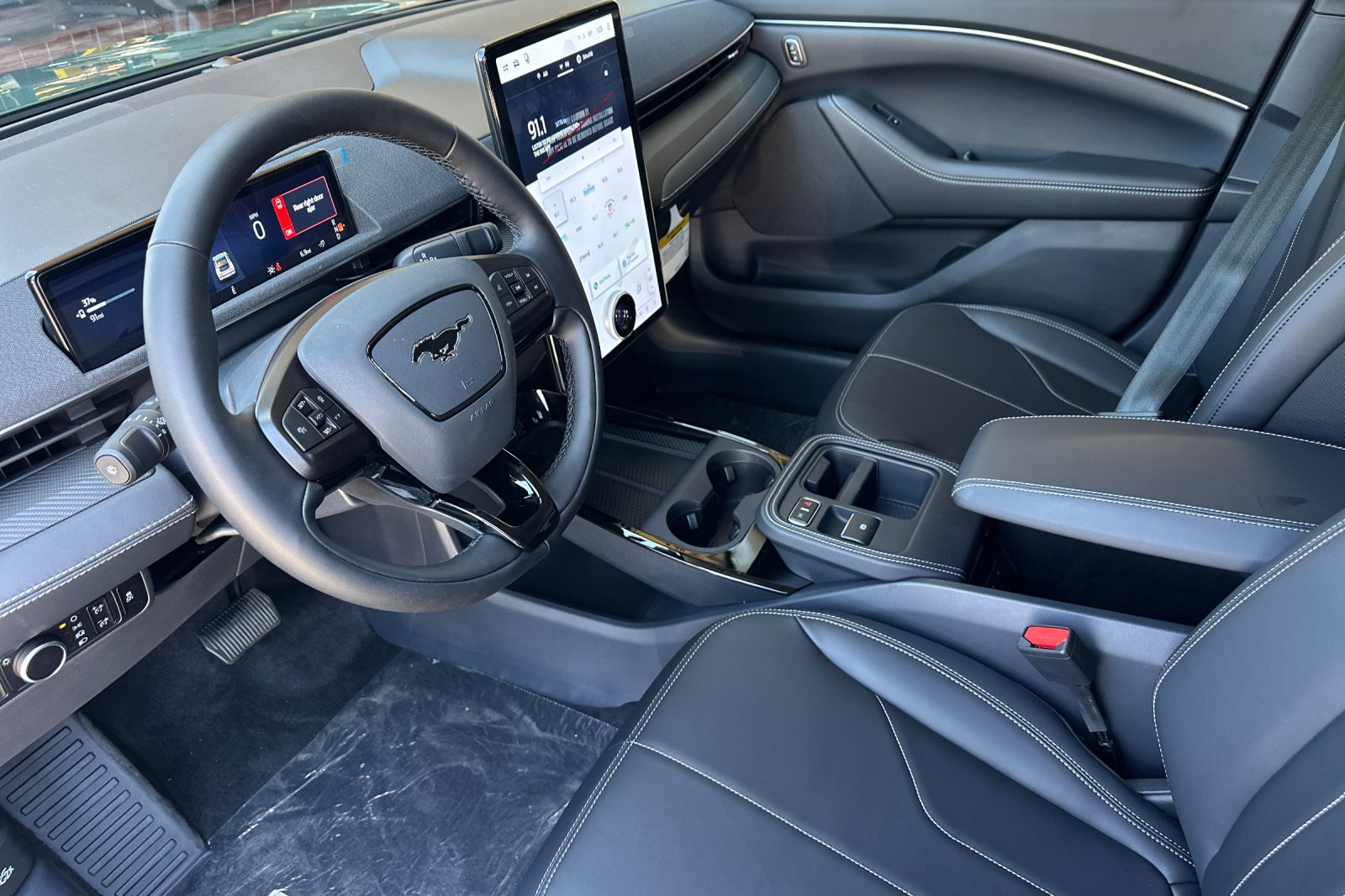New 2026 Ford Mustang Mach-E Select w/ Comfort Package Lite RWD image 9