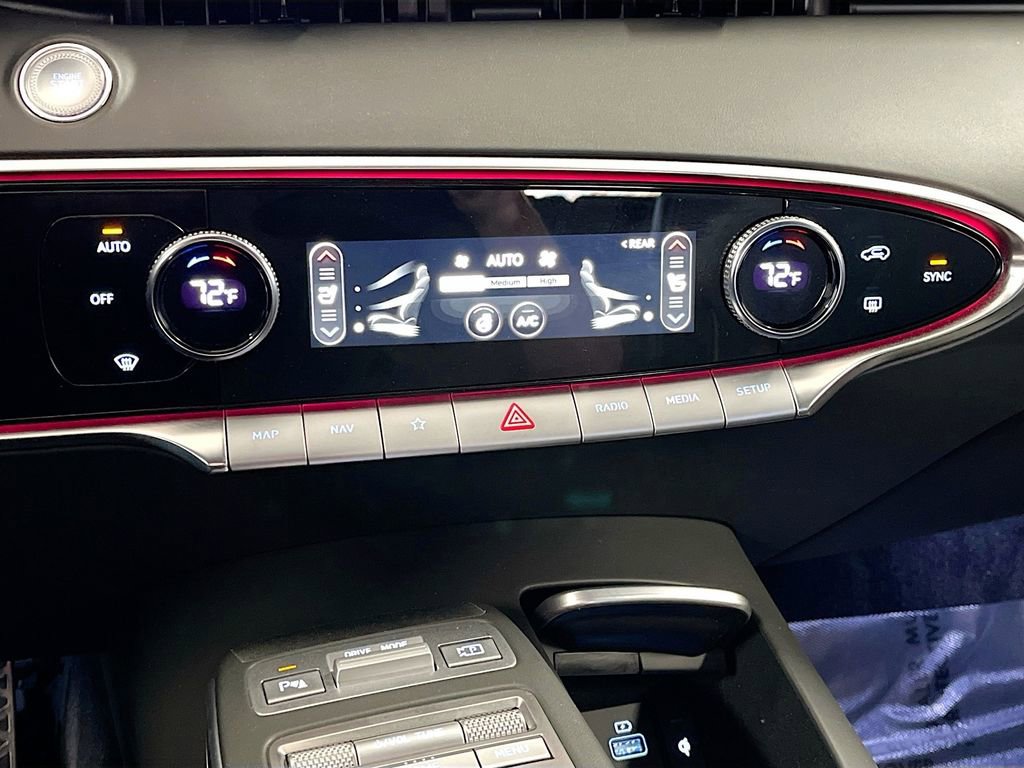 Used 2025 Genesis GV70 3.5T Sport w/ Sport Prestige Package image 15