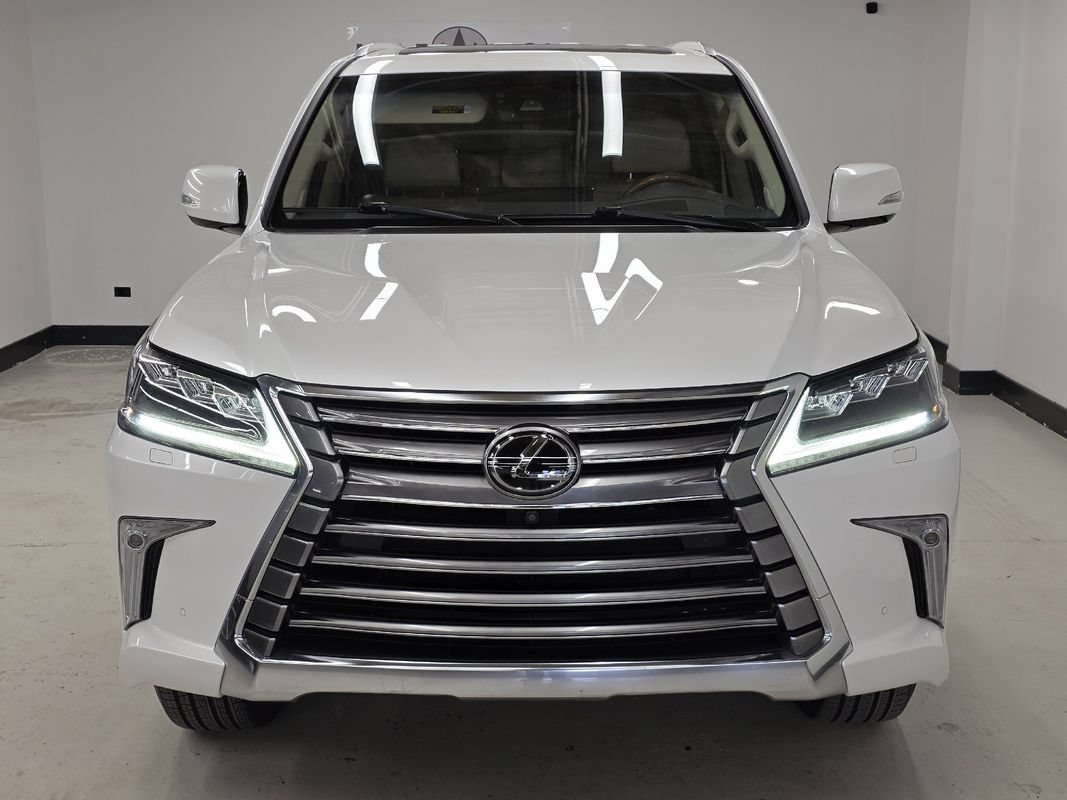 Used 2017 Lexus LX 570 4WD w/ Luxury Package image 2