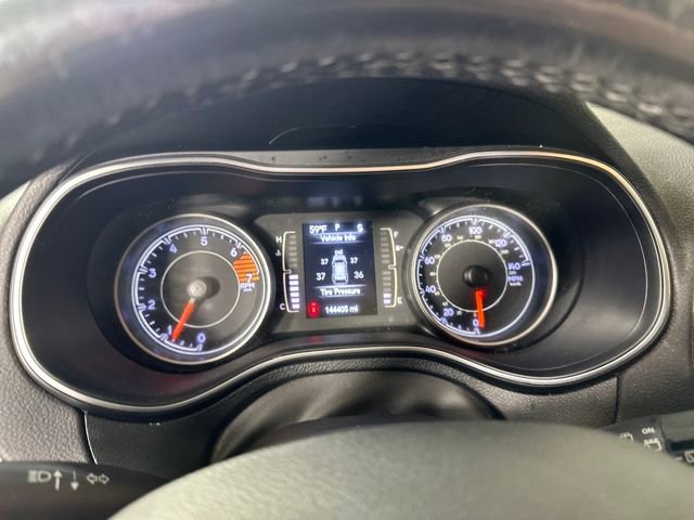 Used 2019 Jeep Cherokee Latitude w/ Cold Weather Group image 17