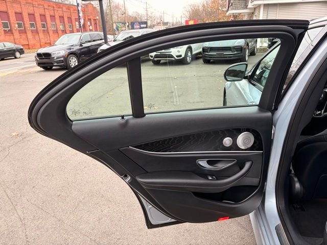 Used 2023 Mercedes-Benz E 350 4MATIC Sedan w/ Premium Package image 15