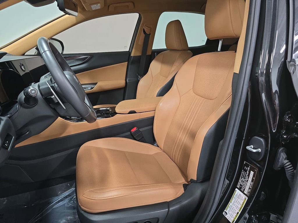 Used 2023 Lexus NX 250 FWD w/ Towing Package (2000 Lbs) image 5
