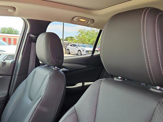 Used 2023 Buick Encore GX Essence w/ Experience Buick Package FWD image 11