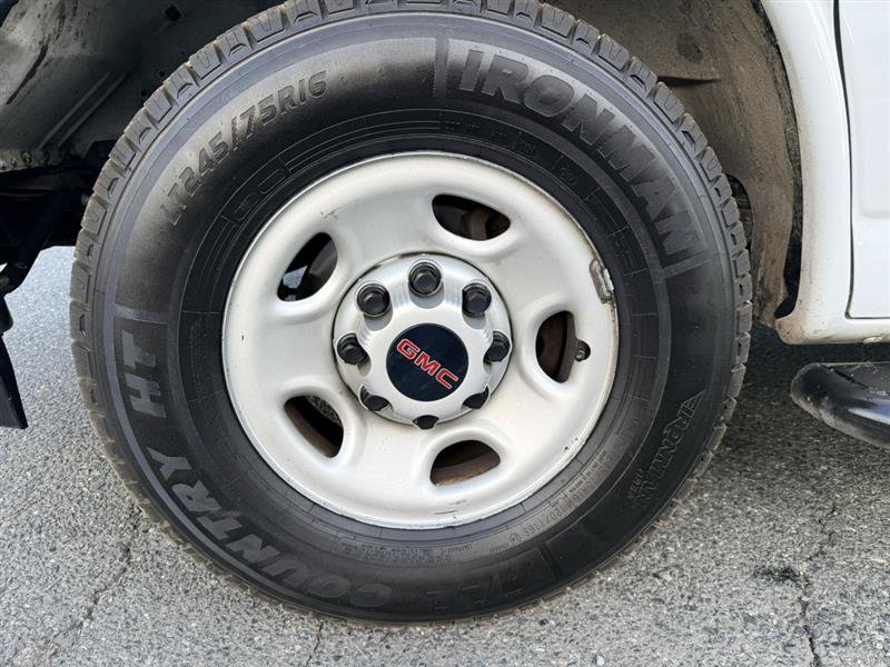 Used 2019 GMC Savana 2500 w/ Driver Convenience Package RWD image 9