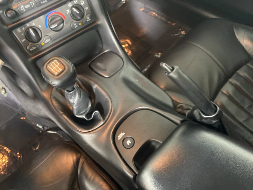Used 2000 Chevrolet Corvette Coupe w/ Lighting Pkg RWD image 20