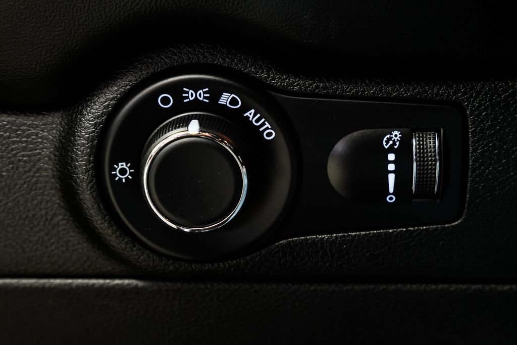 Used 2025 Dodge Durango GT AWD/4WD image 43