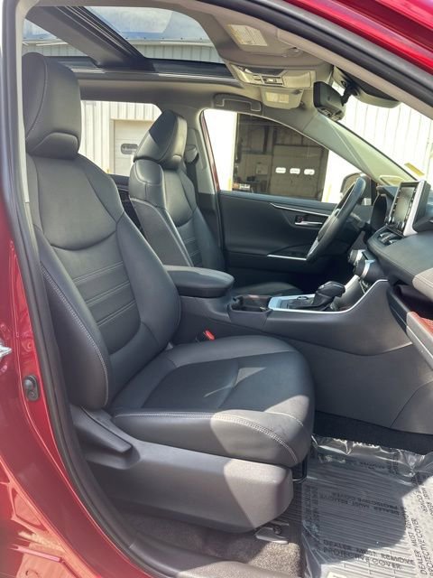 Used 2020 Toyota RAV4 Limited AWD/4WD image 43