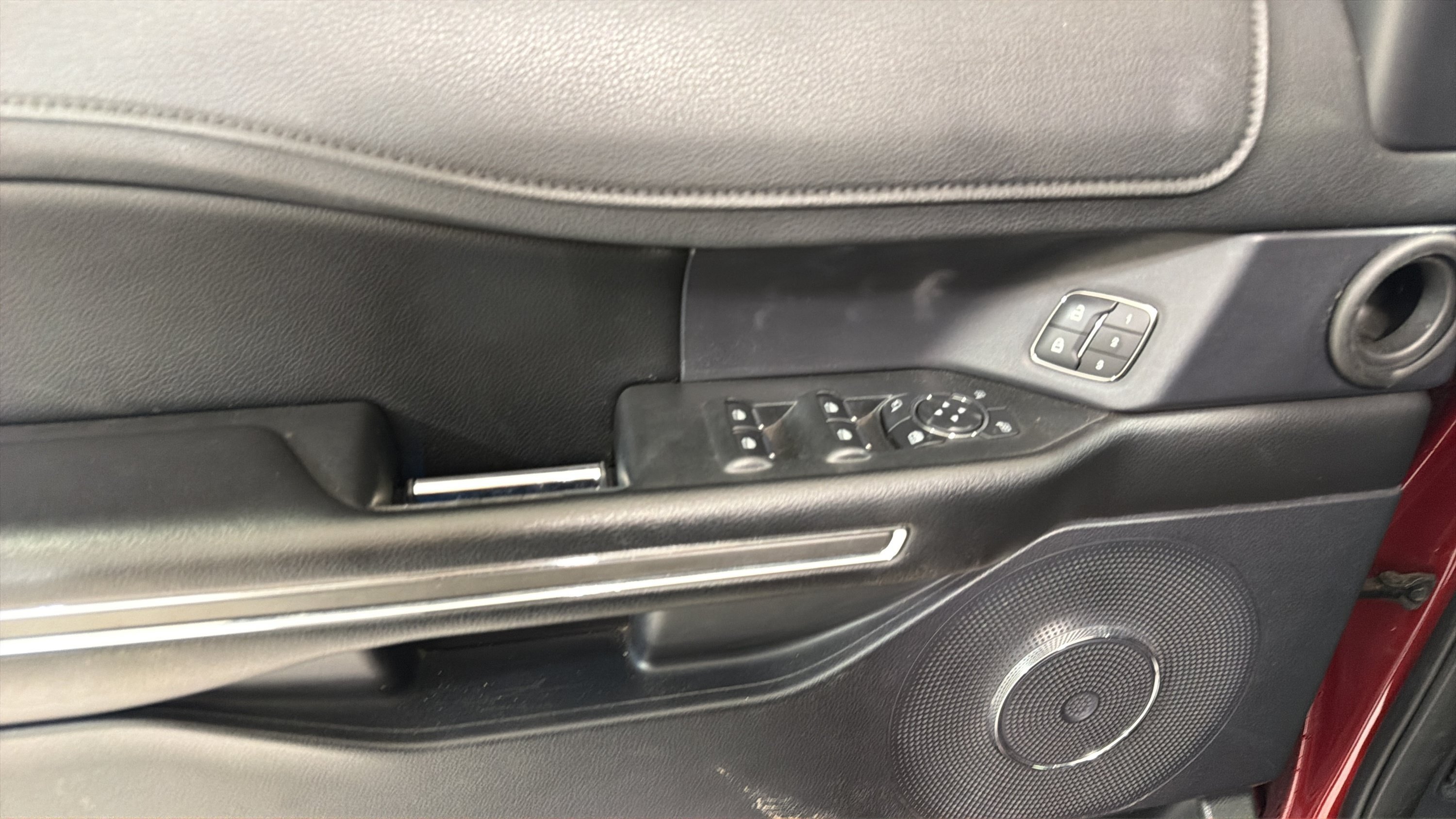 Used 2019 Ford Expedition Max XLT w/ Equipment Group 202A RWD image 11