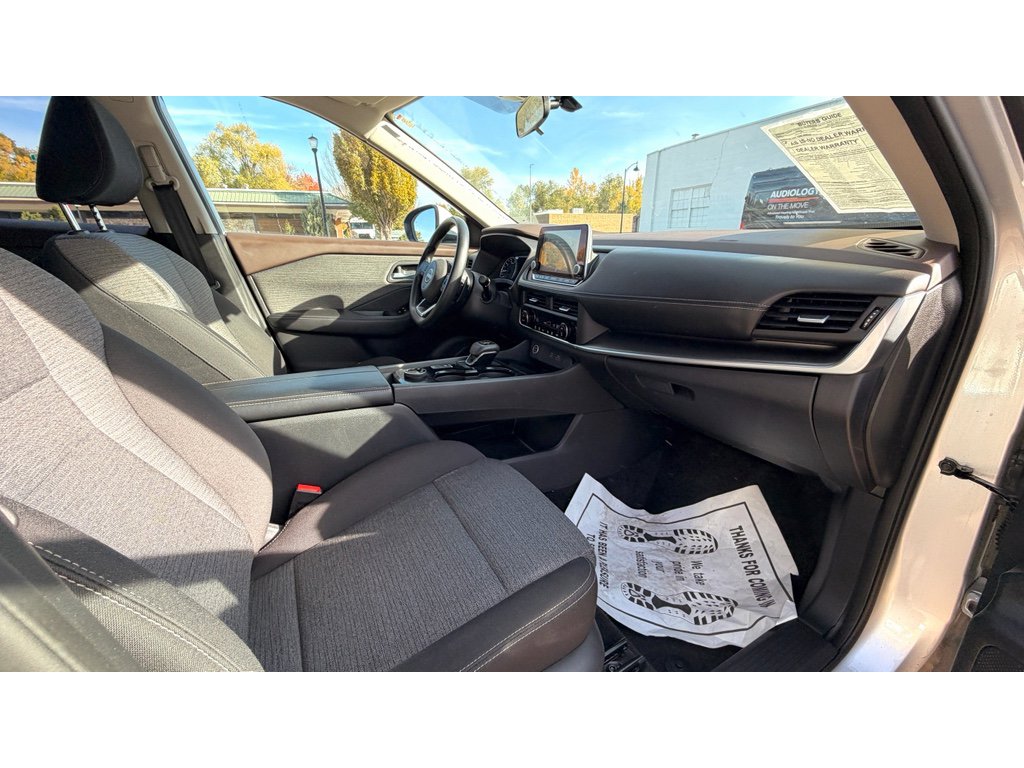 Used 2023 Nissan Rogue SV AWD/4WD image 10