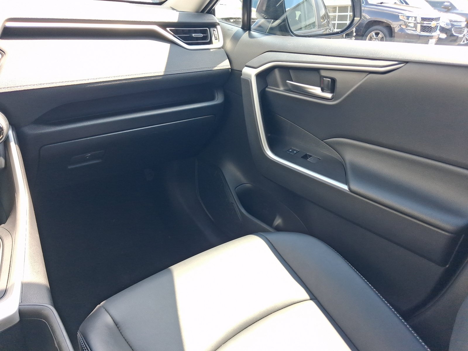 Used 2023 Toyota RAV4 XLE Premium AWD/4WD image 21