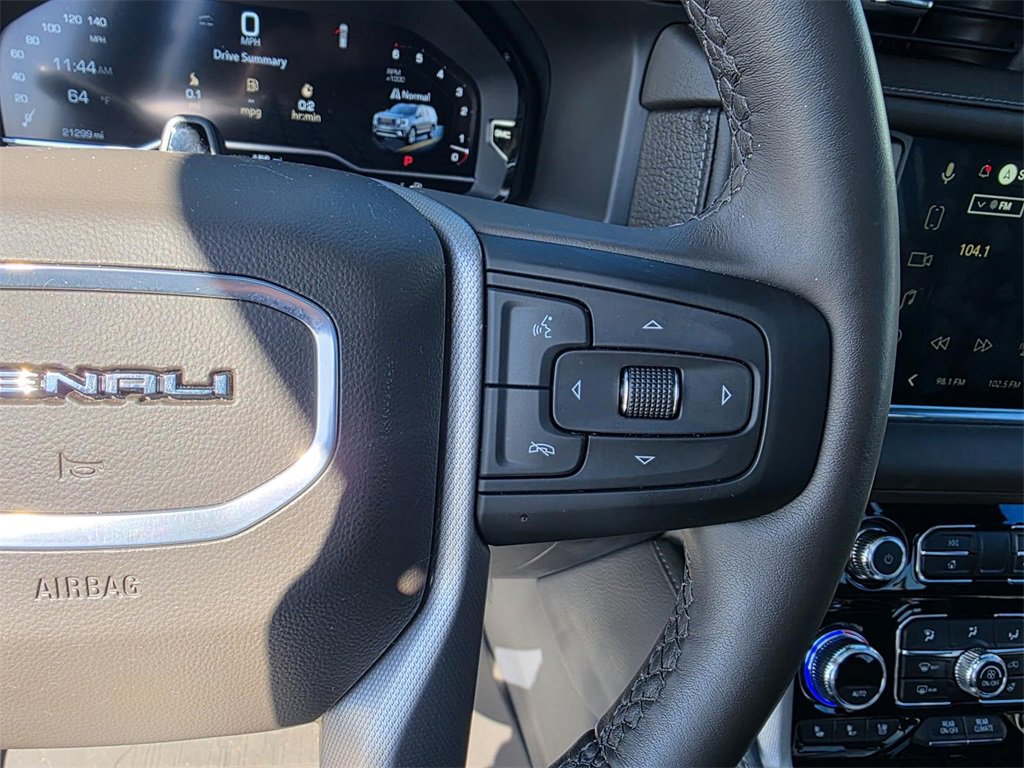 Used 2024 GMC Yukon Denali w/ Denali Reserve Package image 18