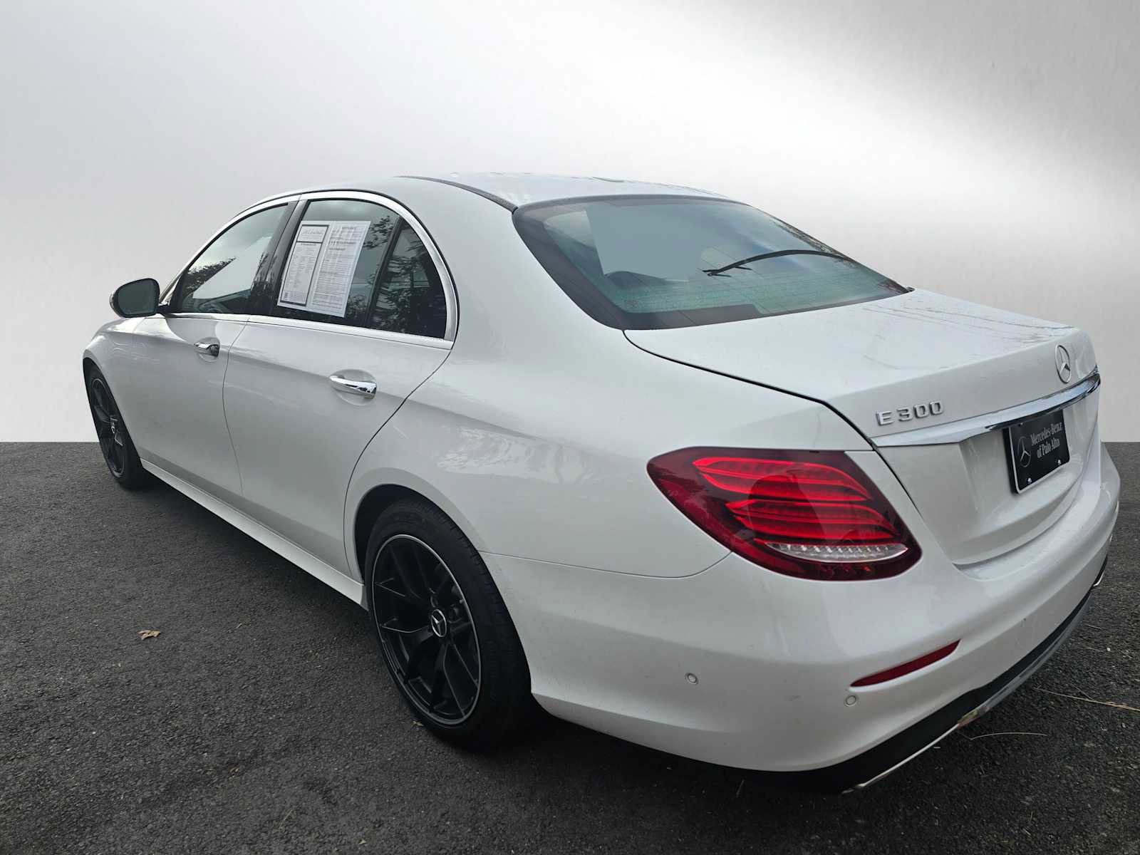 Used 2017 Mercedes-Benz E 300 image 5
