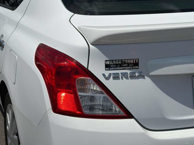 Used 2015 Nissan Versa SV FWD image 10