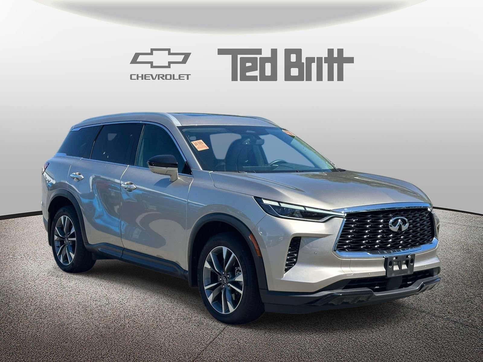 Used 2023 INFINITI QX60 Luxe w/ Cargo Package AWD/4WD image 3