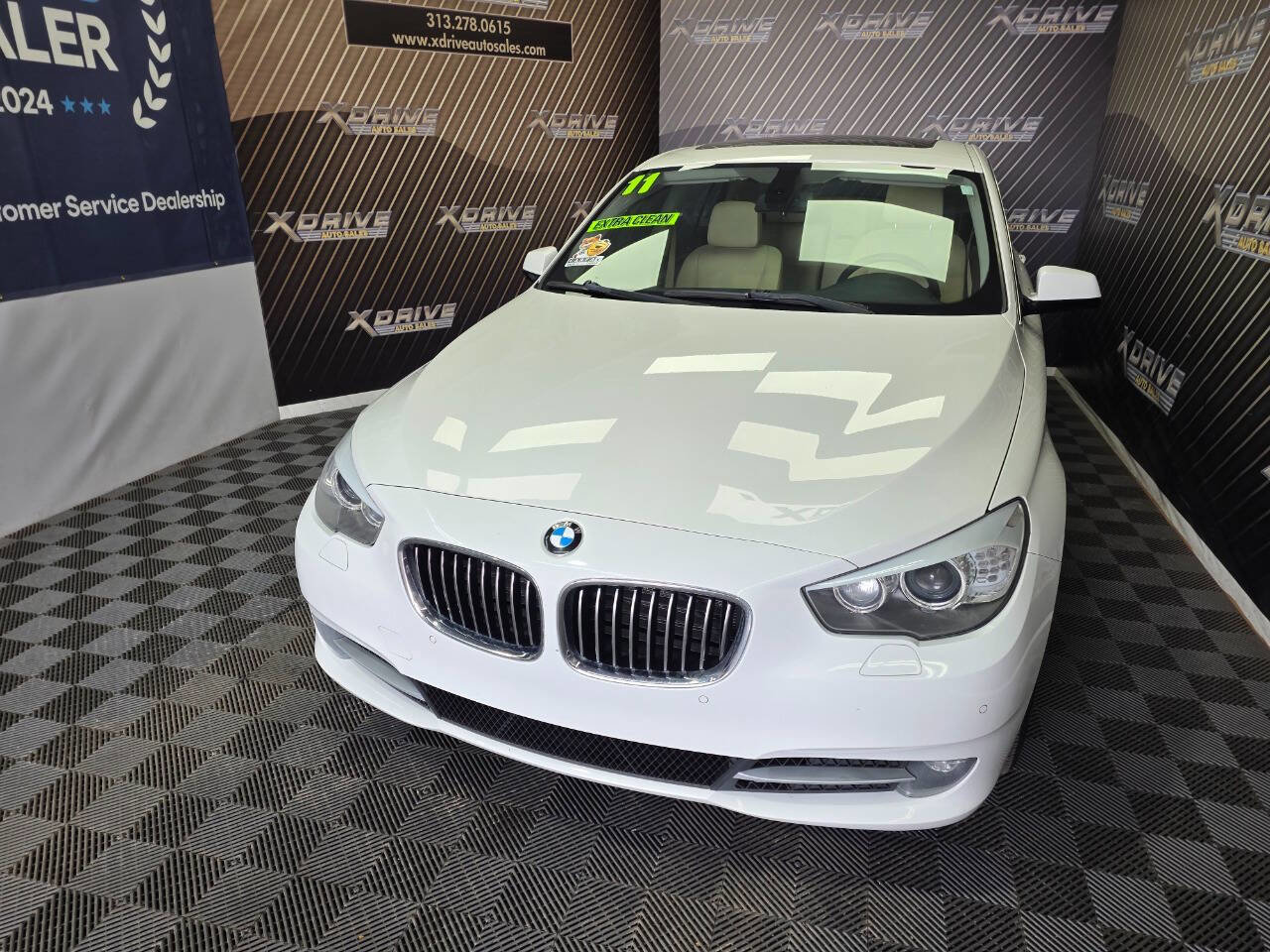 Used 2011 BMW 535i Gran Turismo RWD image 3