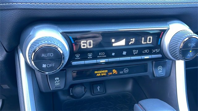 Used 2022 Toyota RAV4 XLE Premium image 18