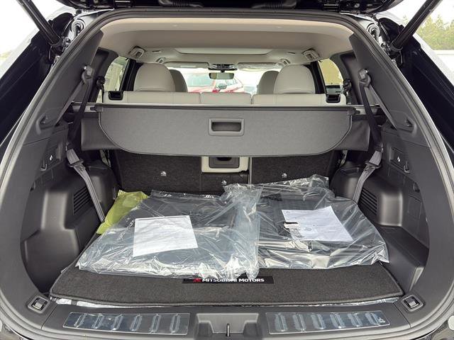 New 2026 Mitsubishi Outlander SEL image 13