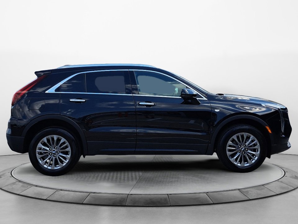 Certified 2025 Cadillac XT4 Premium Luxury image 8