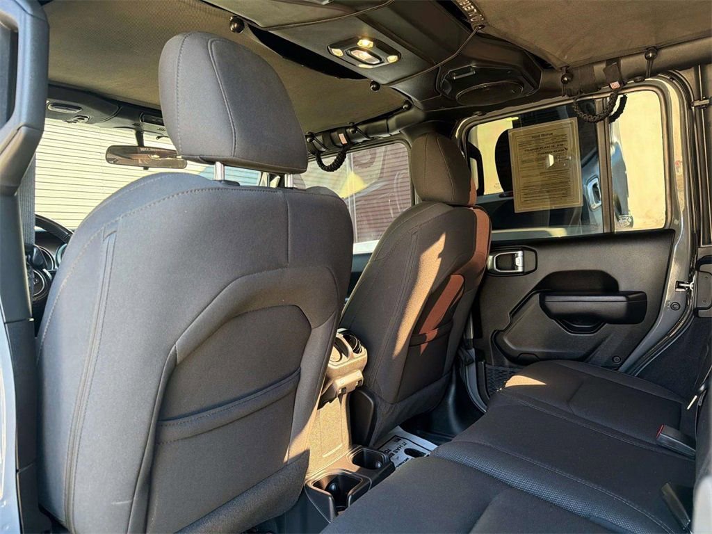 Used 2023 Jeep Wrangler Unlimited Sport image 18