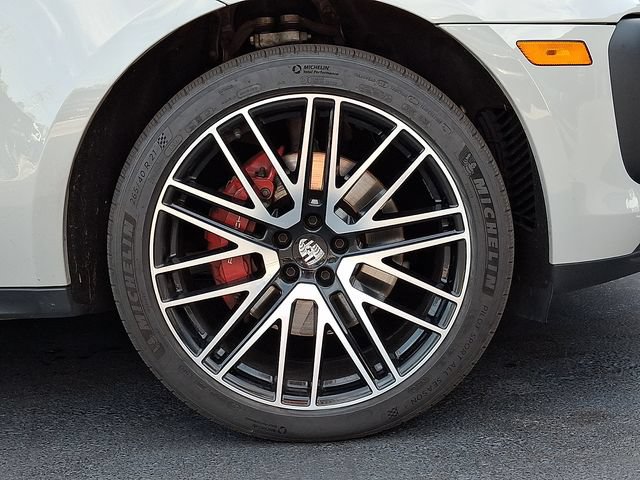 Certified 2024 Porsche Macan S AWD/4WD image 12