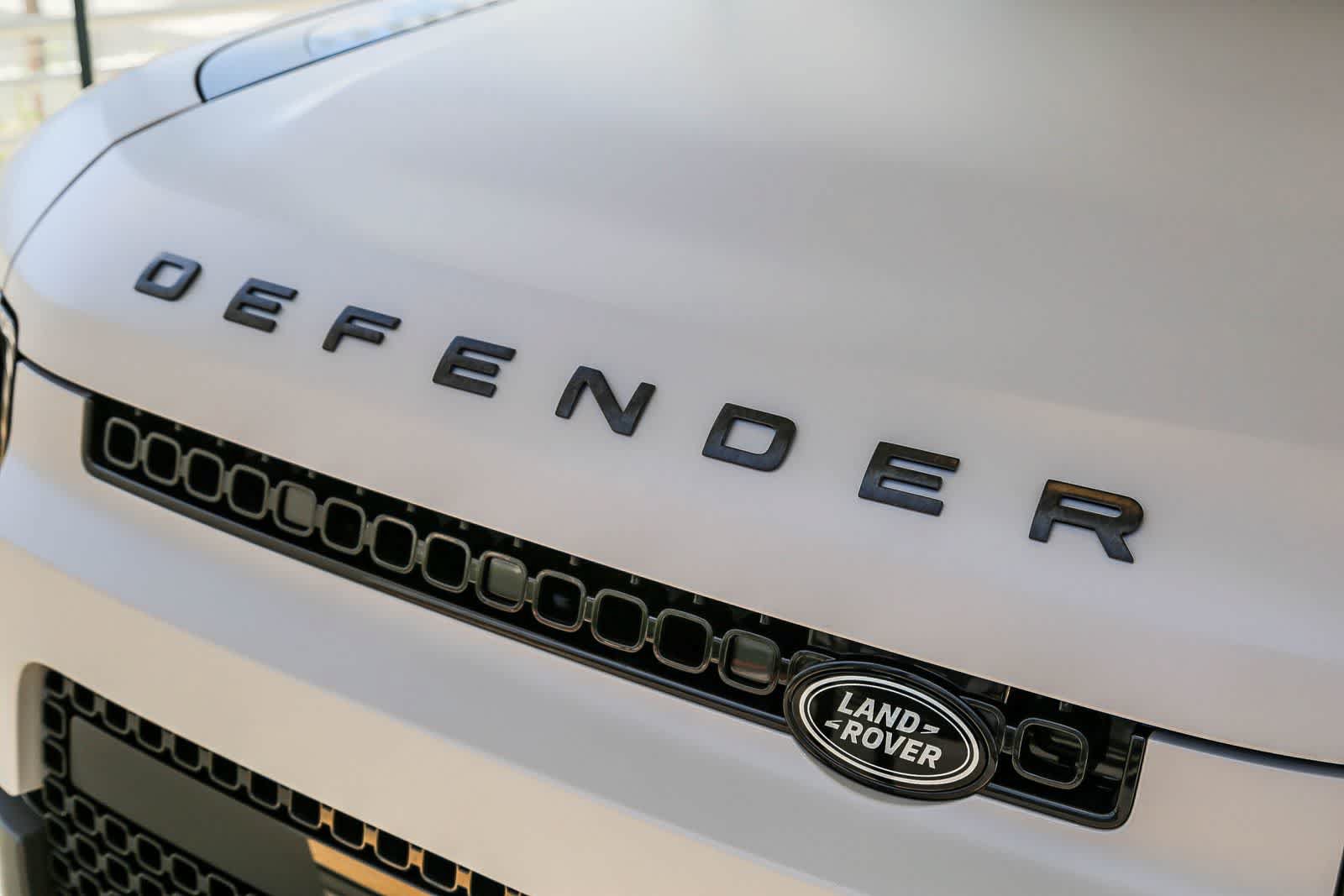 New 2026 Land Rover Defender 110 OCTA AWD/4WD image 11