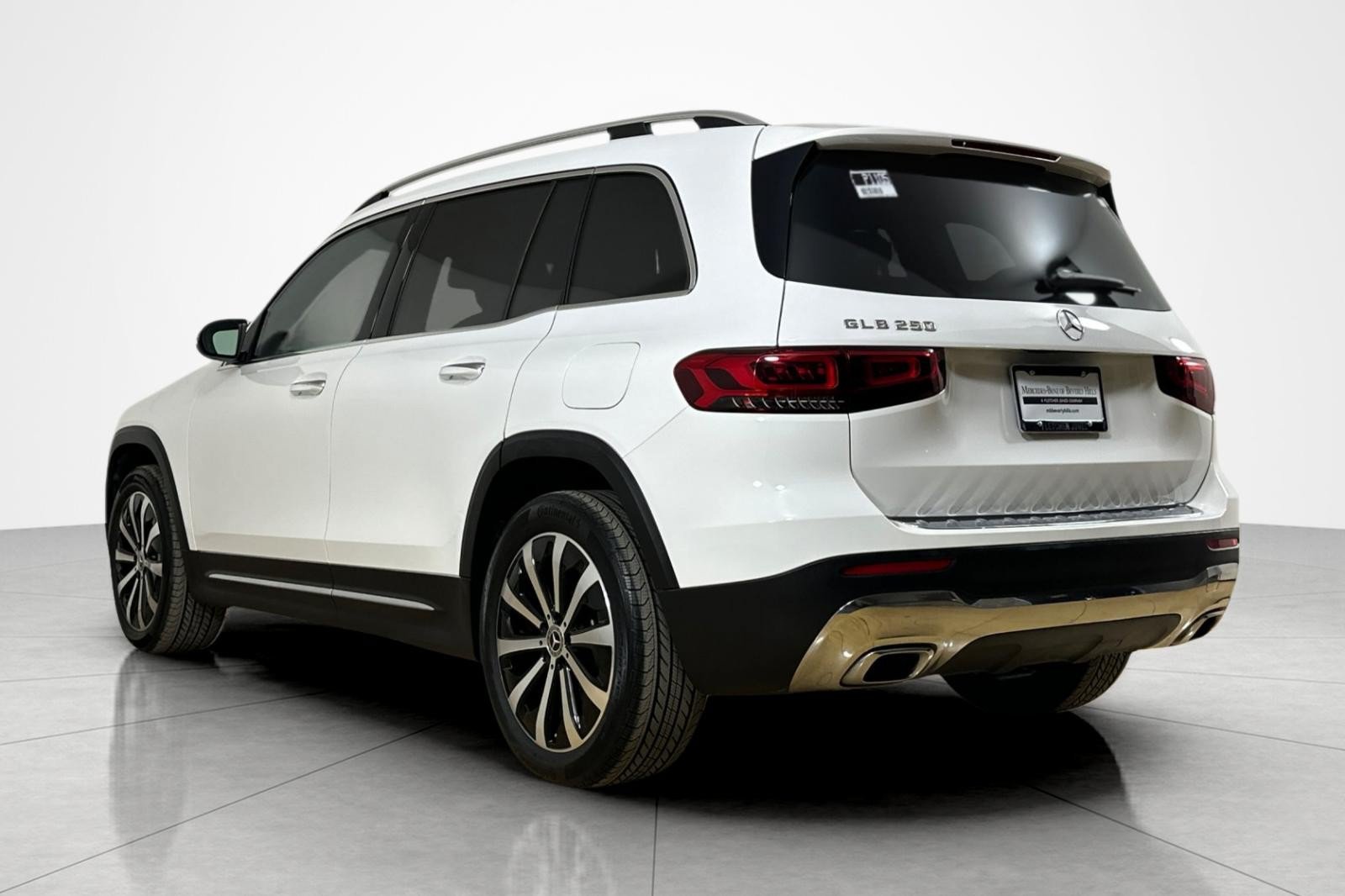 Used 2022 Mercedes-Benz GLB 250 image 3