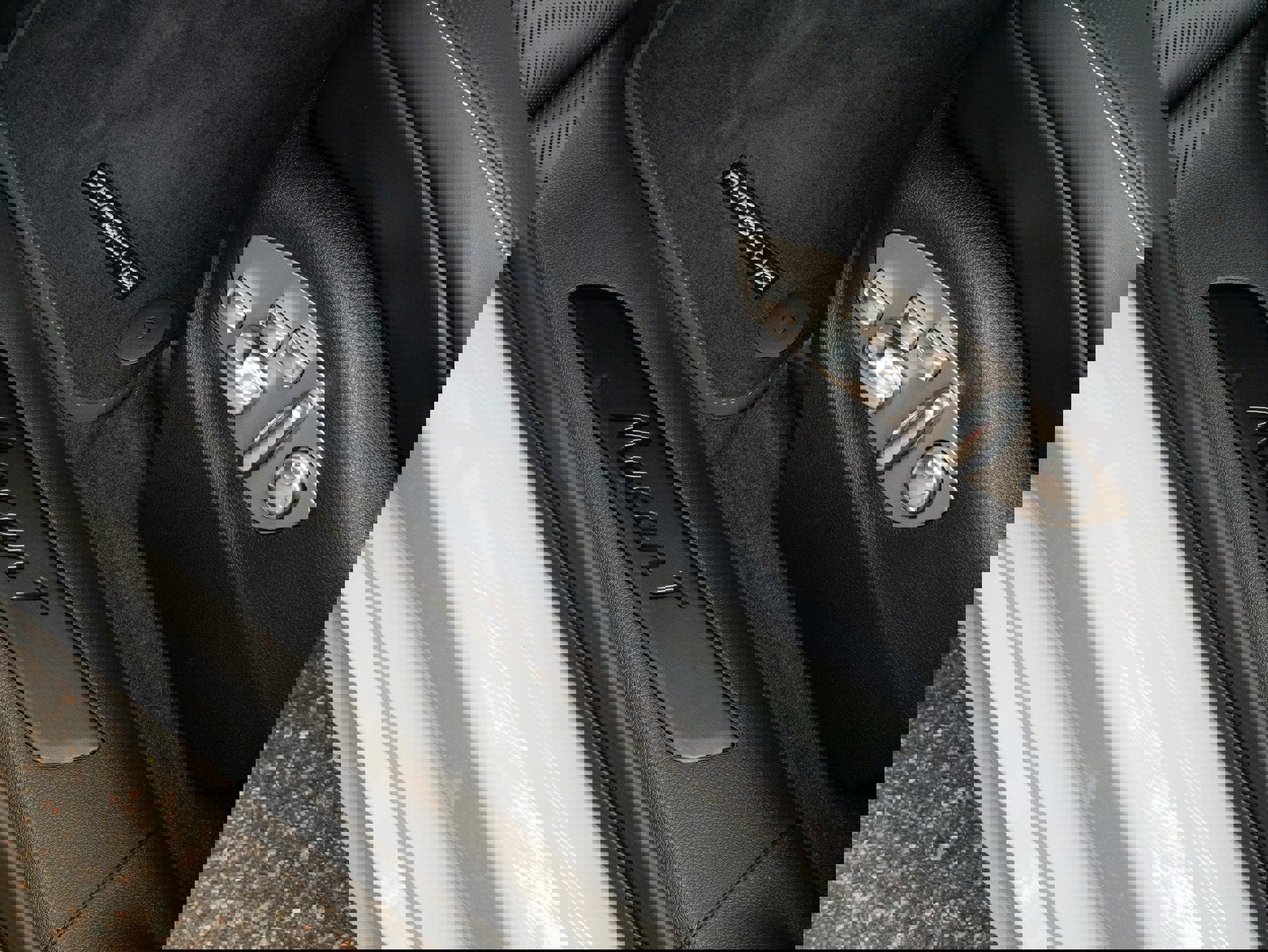 New 2026 Porsche Macan Turbo image 32