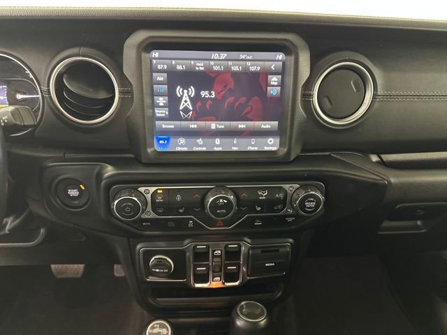 Used 2022 Jeep Wrangler Unlimited Sahara w/ Cold Weather Group image 21